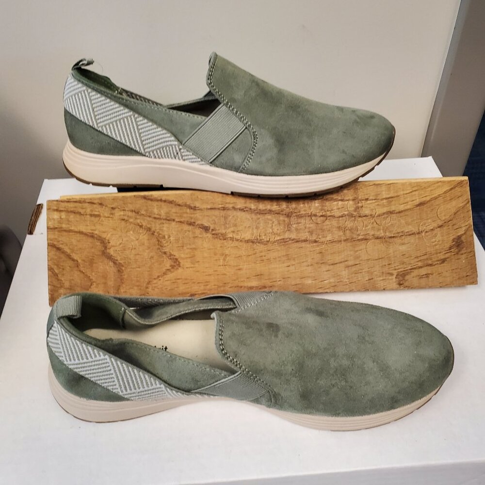 Easy Spirit Lora Slip On Suede Walking Shoe Womens Size 8.5 Wide Olive NWT & box - Picture 3 of 11
